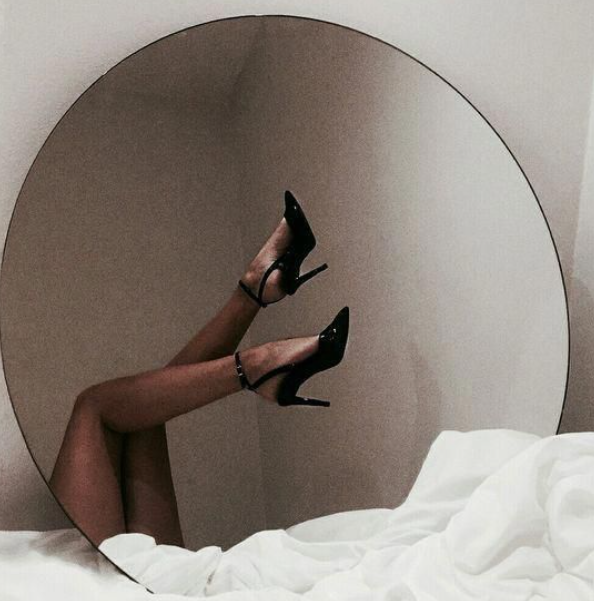 Feet pics taken indoors for capturing the best results.